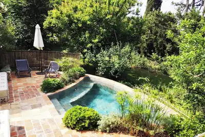 Image de Grand Mas provençal et Gîte indépendant 270m2- 4000m2 de terrain