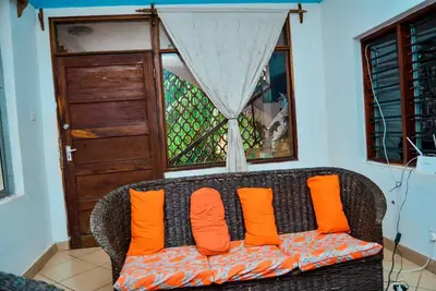Image de cozy apartment with free parking