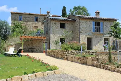 Image de Le Redi country villa with views over Chianti hills Siena, Tuscany