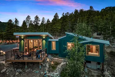 Image de New Luxury Cabin 9200 feet, Denver Views