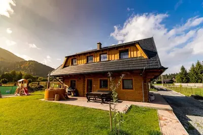 Image de Cozy apartment with a balcony and mountain view in Chalet