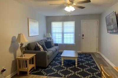 Image de Peaceful 2 Bedroom 2 Full Bath Condo with convenient Location