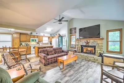 Image de Peaceful Newland Family Cottage w\/ 2 Decks!
