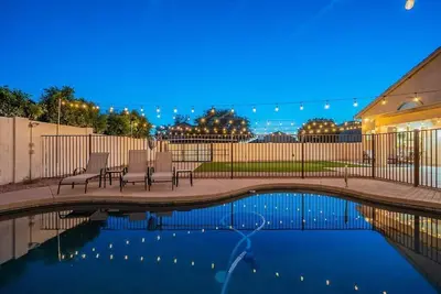 Image de Sleeps 11 w/ heated pool and putting green!