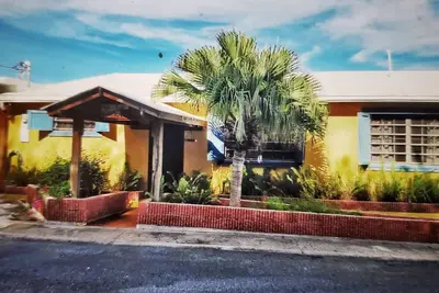 Image de Spacious 3 bedroom 2 bath home close to town
