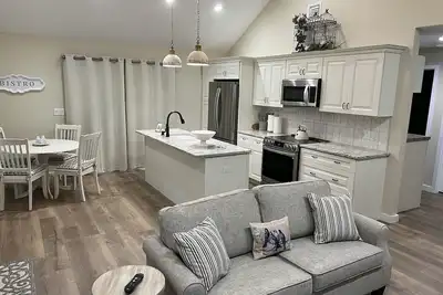 Image de Cozy farm cottage w/firepit super close to great hiking trails & ski slopes.