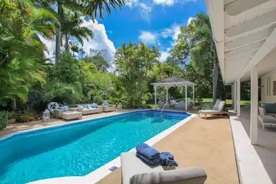 Image de Amazing Villa with Pool 5 mins to Beach - Palm Grove 1