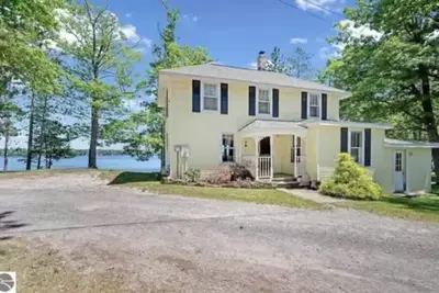 Image de Peaceful, Private Lakeside Retreat on Beautiful Long Lake