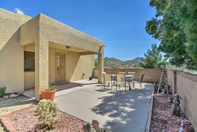 Image de Serenity in Duke City w/ Manzano Mtn View