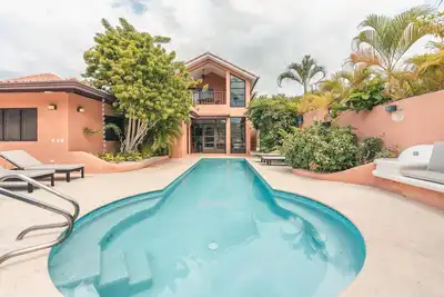 Image de 5br villa nearby the beach w/pool in Casa de Campo