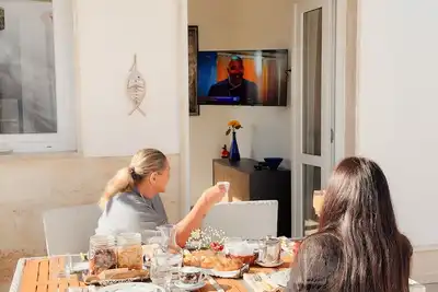 Image de Appartement 'Scorci di Mare Alba' pour 4 personnes avec jardin, Wi-Fi et animaux admis