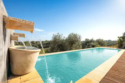 Image de Maison de vacances 'Lamia avec piscine' avec piscine partagée, Wi-Fi et climatisation