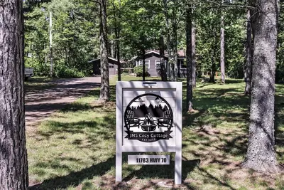 Image de Cozy Cottage: Year-Round Adventure Base