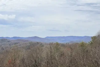 Image de Quiet, Extensive Mountain View Escape with 40+ private acres - 3 miles from town