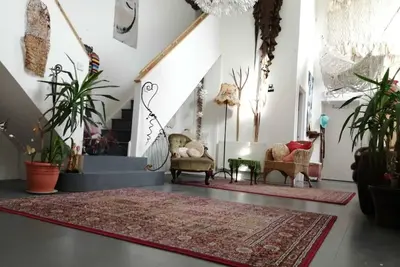 Image de A large artistic, quiet flat within a converted Scottish chapel