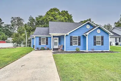 Image de Tasteful Greensboro Haven ~ 3 Mi to Downtown!