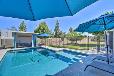 Image de 1 Mi to Dobson Ranch: Modern Escape w/ Gazebo!