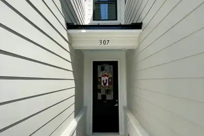 Image de Brand New Build! Ole Miss Family Condo, Perfect for Games!