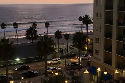 Image de 50 steps to the beach, by Oceanside Pier