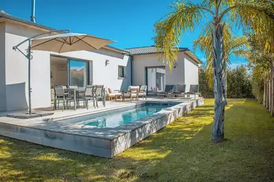 Image de Villa neuve de standing avec prestations haut de gamme, piscine & jardin