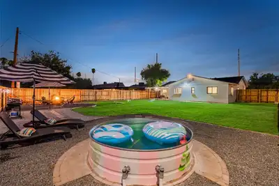 Image de Remodeled Historic Home w/ Cowboy Pool - Centrally Located & Pet Friendly!