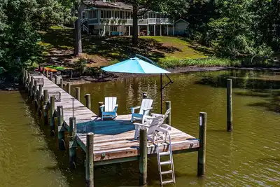 Image de Waterfront, White Stone, Spacious-Kayaks-Family