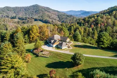 Image de Home for Holidays Villa at Stony Woods near Asheville Pet Friendly
