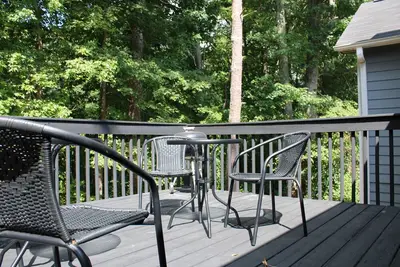 Image de Château Living, King Bed & Private Chef!