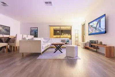 Image de Sauna + King Beds Tranquillity Base Fun Family Home