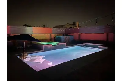 Image de Super Fun 4br Desert Paradise All you need/Across WestGate Stadium