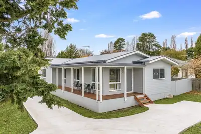 Image de 61 Myack Street - Modern 4br Home in Berridale l WiFi l Aircon