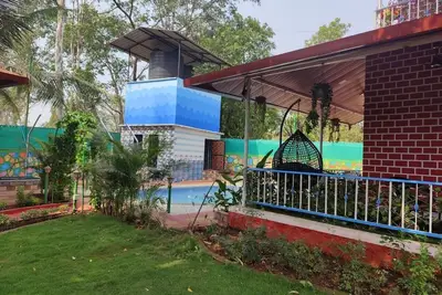 Image de A Private Villa amidst greenery.