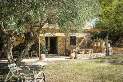 Image de Calasolita, Small Farmhouse In Ullastret