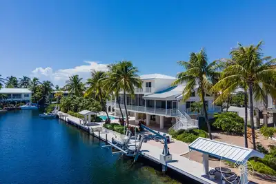 Image de Impressive Resort Like 5 Bedroom / 4. 5 Baths with Pool & Dockage in Islamorada!