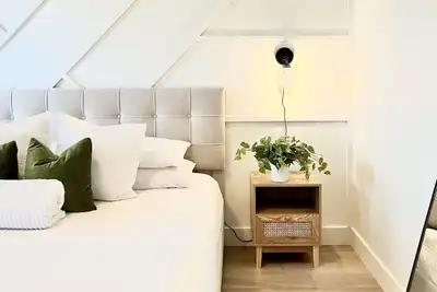 Image de Updated Great Location Beautiful New House