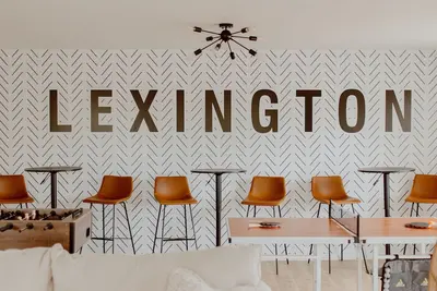 Image de The Main Hen House, trendy downtown Main St location, walk to everything!