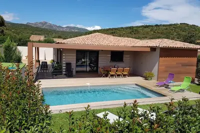 Image de Villa tout confort avec piscine proche de la ville