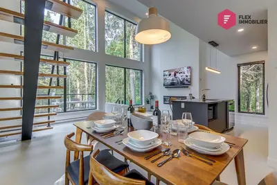 Image de ⭐ Le LoftWood de Portneuf 🌳 Spa privé, Piscine, Sauna & Billards ⭐