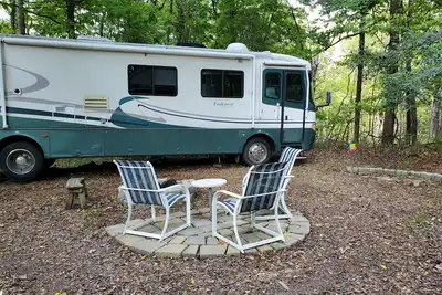 Image de Glamping in the woods, beautiful property one hour from Nyc.