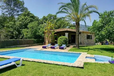 Charming Villa, A/C, Private Pool/Jacuzzi, Great Views & Location, 5 mins walk to Old Town Pollença