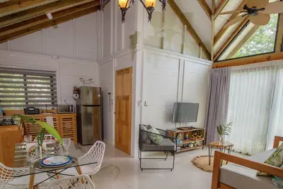 Image de Cottage / House with Pool in the mayan jungle & tree house- 2 miles from beach.