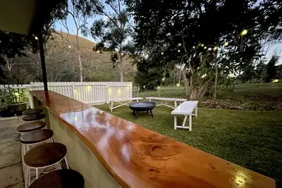 Somerset Dam Retreat - Relax & unwind. Sleeps 10