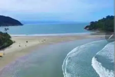 Image de 4 bedroom holiday home on Pernambuco beach - Guarujá 18 persons Sp