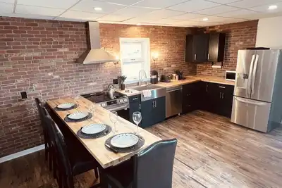 Image de Spacious ‘Gem’ of the city