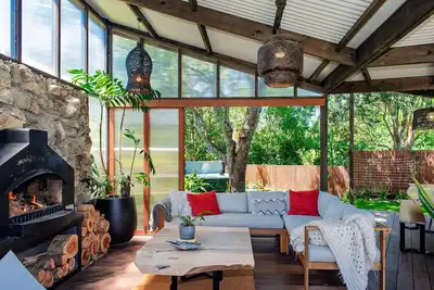 Image de Reserve-front to two beaches with hot tub & fire