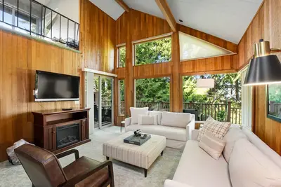 Image de Lovely home with water views & office - great for families