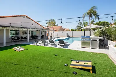 Bohemian Resort- Pool Heat Available - Golf & Games!