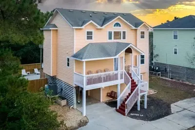 Image de Short Walk to Beach w Private Pool, Spa Game Room!