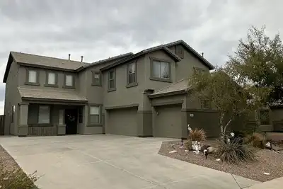 Image de A golf course single family home.