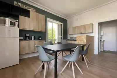 Image de Thouars, Superbe logement sur la place centrale